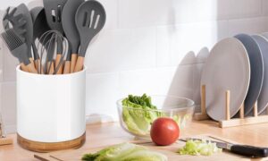 Rotating Utensil Holder